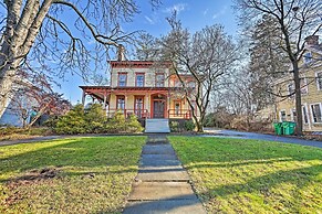 Centrally Located Apt in Victorian Mansion!