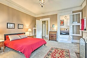 Centrally Located Apt in Victorian Mansion!