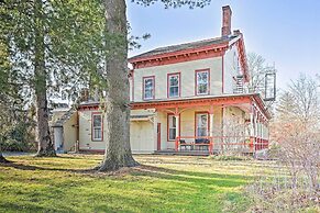 Centrally Located Apt in Victorian Mansion!