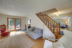 Charming Vacation Rental: 15 Mi to Pittsburgh
