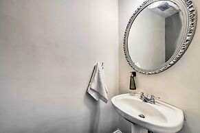 Charming Vacation Rental: 15 Mi to Pittsburgh