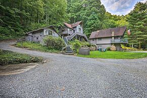 The Chalet Retreat Cabin Across From Creek!