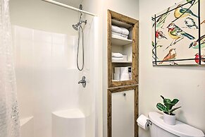 The Chalet Retreat Cabin Across From Creek!