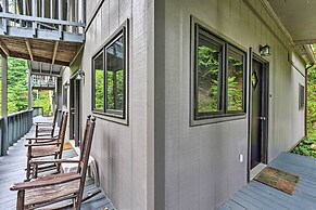 The Chalet Retreat Cabin Across From Creek!