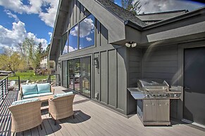 A Contemporary Dream: Lakefront Rathdrum Oasis!