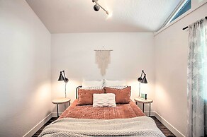 A Contemporary Dream: Lakefront Rathdrum Oasis!