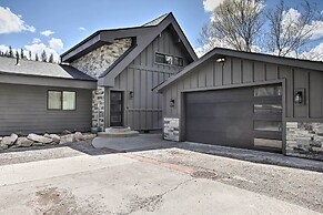 A Contemporary Dream: Lakefront Rathdrum Oasis!