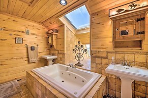 Cozy Cripple Creek Cabin w/ Mountain Views!