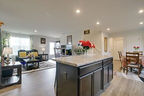 9 Mi to Duke University: Spacious Home w/ Yard!