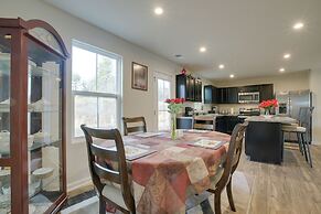 9 Mi to Duke University: Spacious Home w/ Yard!