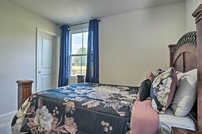 9 Mi to Duke University: Spacious Home w/ Yard!