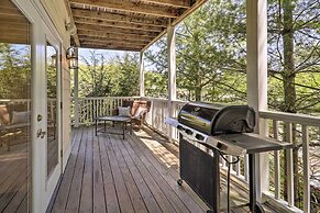 Chic Dtwn Townhouse w/ Hot Tub & Mtn Views!