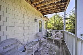 Chic Dtwn Townhouse w/ Hot Tub & Mtn Views!