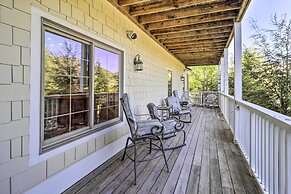 Chic Dtwn Townhouse w/ Hot Tub & Mtn Views!