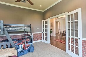 Chic Ranch Villa < 5 Mi to Lake Ray Roberts!