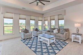 Chic Ranch Villa < 5 Mi to Lake Ray Roberts!