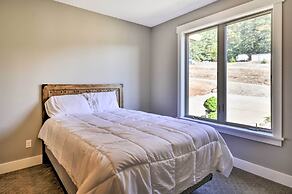 Chic Willamette Valley Home w/ Deck & Vineyard!