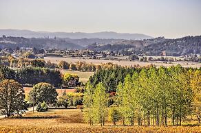 Chic Willamette Valley Home w/ Deck & Vineyard!