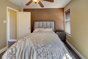 8 Mi to Kemah Boardwalk: Texas Gulf Home w/ Patio