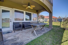 8 Mi to Kemah Boardwalk: Texas Gulf Home w/ Patio