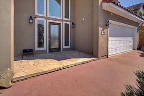 8 Mi to Kemah Boardwalk: Texas Gulf Home w/ Patio