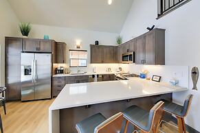 Dover Vacation Rental: Walk to Lake Pend!