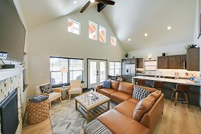 Dover Vacation Rental: Walk to Lake Pend!