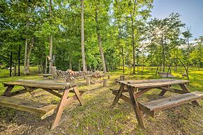 Family Leatherwood Resort Cabin w/ Fire Pit!
