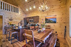 Gatlinburg Mountain Cabin: 4 Mi to National Park!