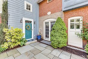 Downtown Essex Apartment - Steps to River!