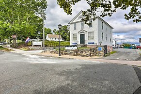 Downtown Essex Apartment - Steps to River!