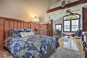 Downtown Essex Apartment - Steps to River!