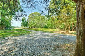 Heathsville Home w/ Sunroom < 10 Mi to Beach!
