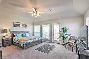 La Porte Getaway w/ Deck: Steps to Beach!