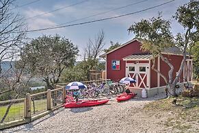 Kerrville Converted Barn Tiny Home w/ Kayaks!