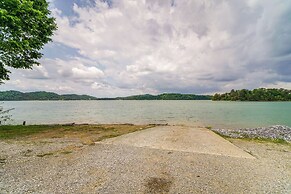 Dandridge Cabin in Inspiration Cove w/ Lake Access