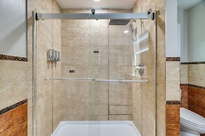 Deck & Fire Pits: Immaculate Poconos Lodge!