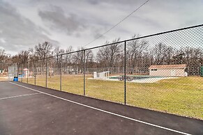 Deck & Fire Pits: Immaculate Poconos Lodge!