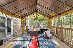 Deck & Fire Pits: Immaculate Poconos Lodge!