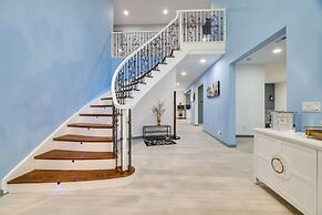 Deck & Fire Pits: Immaculate Poconos Lodge!