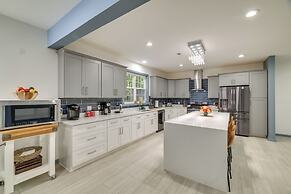 Deck & Fire Pits: Immaculate Poconos Lodge!