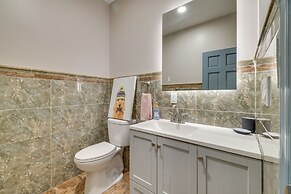 Deck & Fire Pits: Immaculate Poconos Lodge!