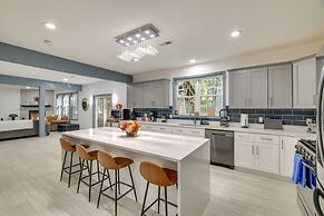 Deck & Fire Pits: Immaculate Poconos Lodge!