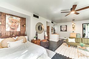 Near Golf: Indian Wells Studio w/ Pool Access