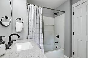 Lakefront Home: 2 Mi to Air Line State Park Trail!