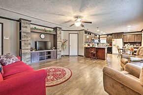 Lovely Sadieville Retreat w/ Deck & Grill!
