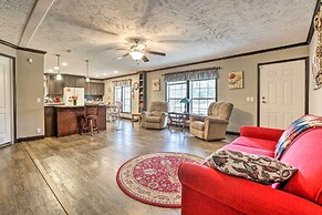 Lovely Sadieville Retreat w/ Deck & Grill!