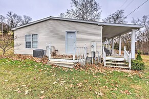 Lovely Sadieville Retreat w/ Deck & Grill!