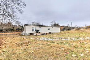 Lovely Sadieville Retreat w/ Deck & Grill!