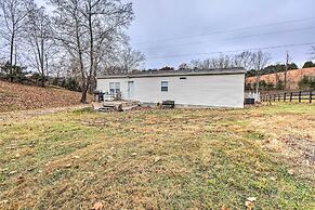 Lovely Sadieville Retreat w/ Deck & Grill!